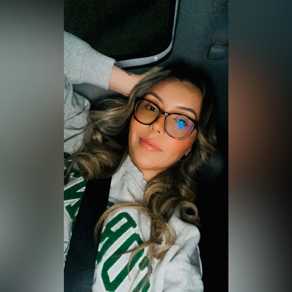 Meet your Posher, Michelle - Picture 1 of 1